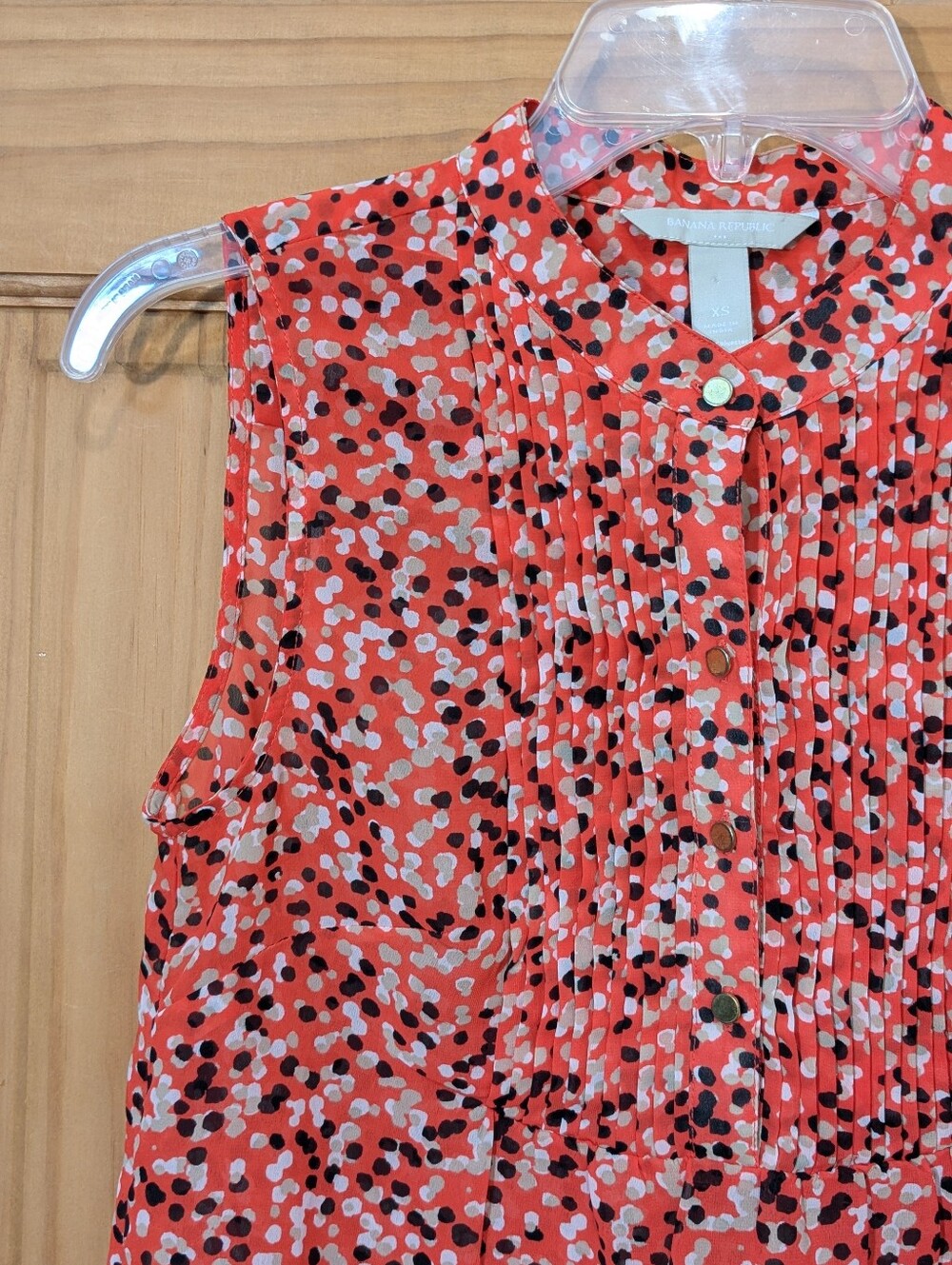 Banana Republic Top Blouse Women's XS Sleeveless Red Black Polka Dot Pintuck - Picture 10 of 10